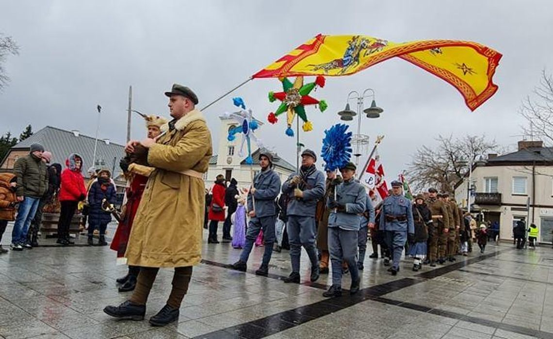 Orszak Trzech Króli 2022. Barwny korowód przeszedł przez Piaseczno