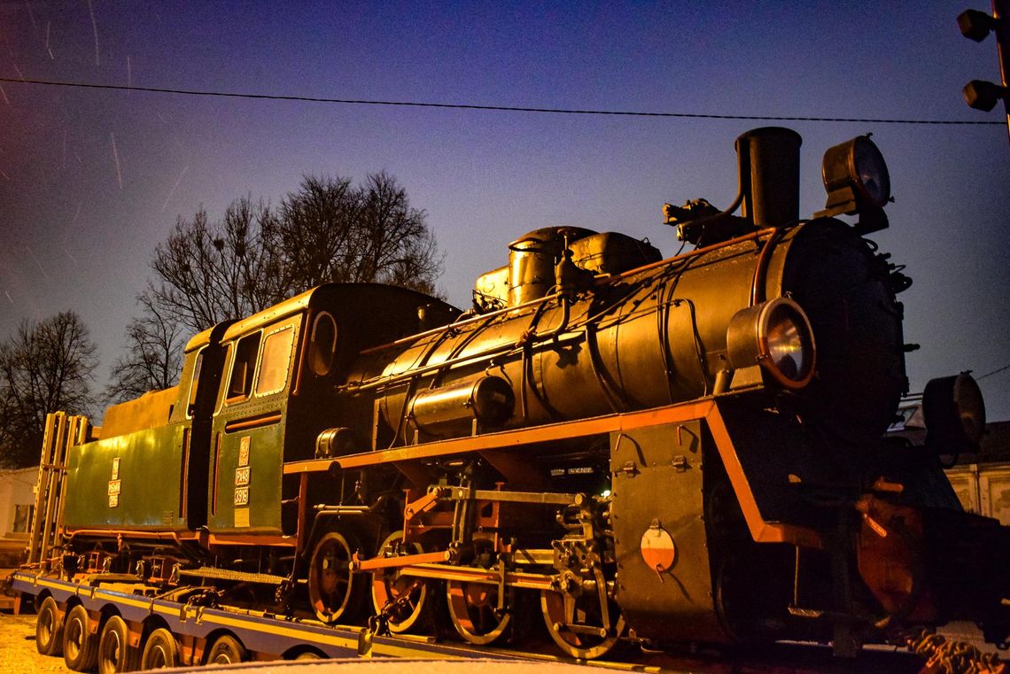 Parowóz wjechał na stację