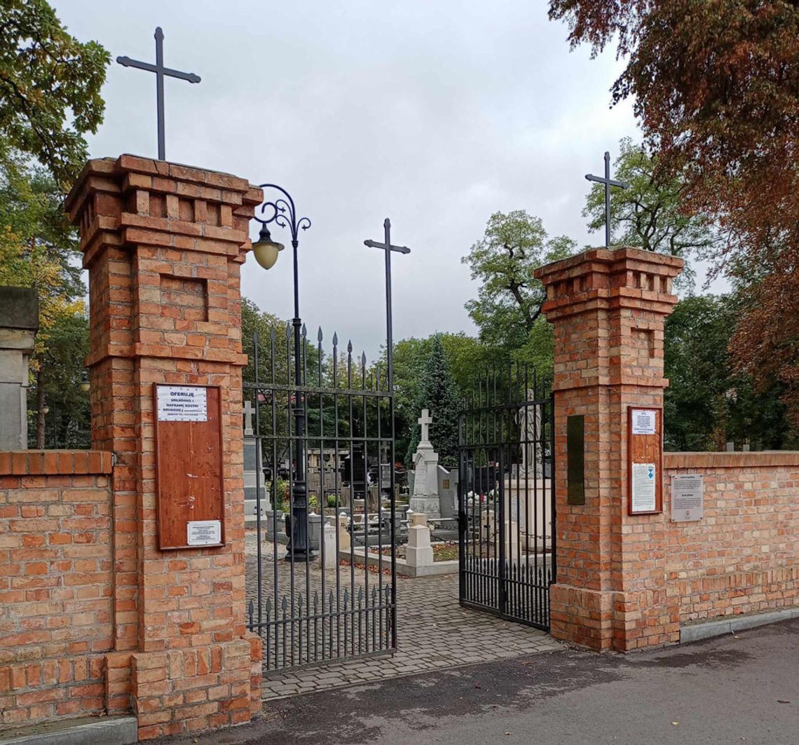 Piaseczno kwestuje dla zabytkowych grobów