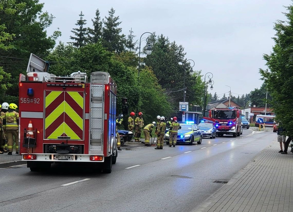 Pijany 22-latek uderzył autem w latarnię. Nie miał prawa jazdy