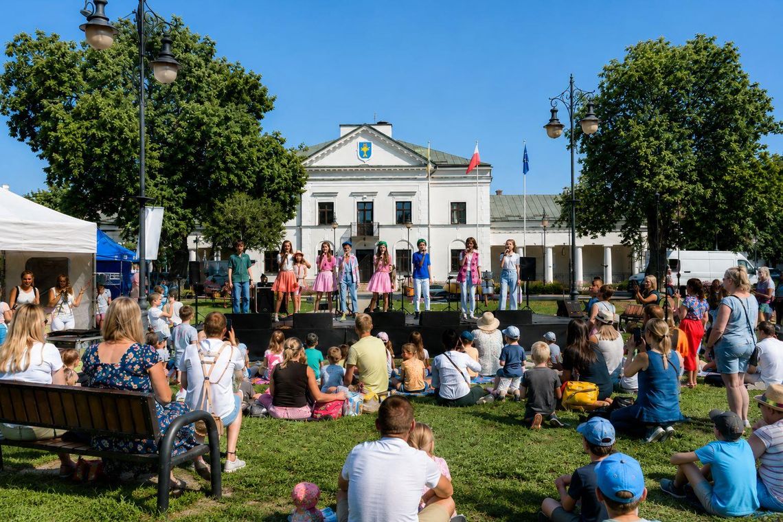 Piknik rodzinny i koncert Małego TGD na 20-lecie ZGK w Górze Kalwarii Piknik rodzinny i koncert Małego TGD na 20-lecie ZGK w Górze Kalwarii