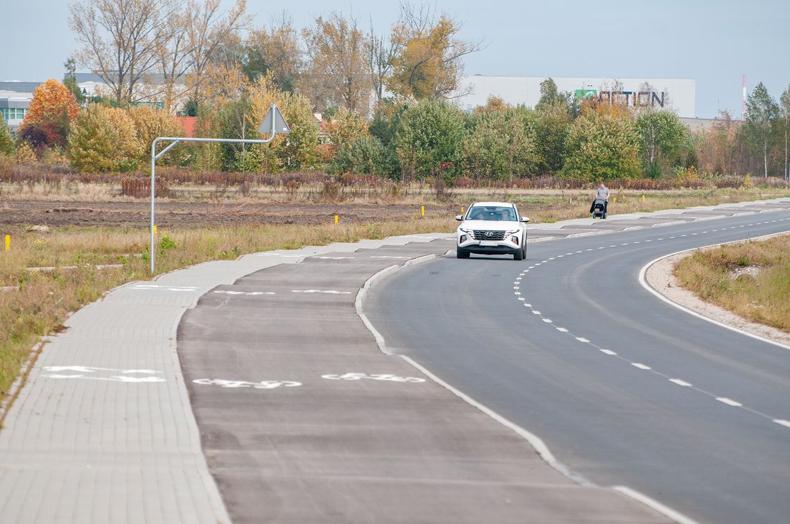 Pofalowana ścieżka rowerowa. Drogowy absurd przy trasie S7?