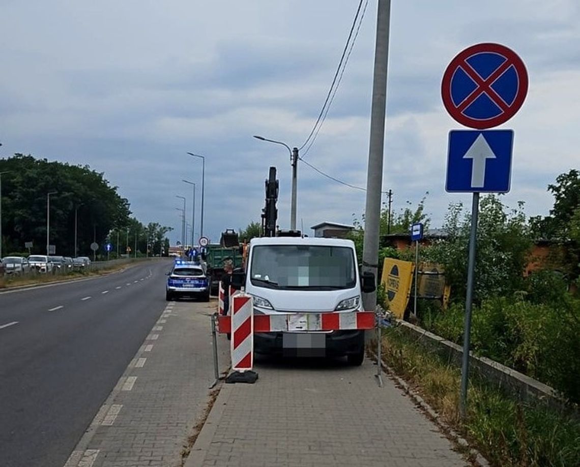 Policja wstrzymała prace, kierownik z mandatem