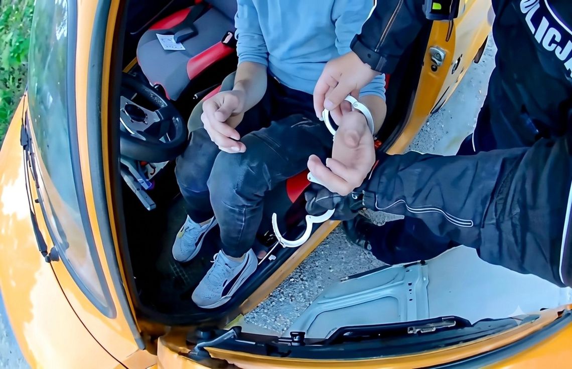 Ponad 3 promile w pomarańczowym "maluchu" bez tablic [ZOBACZ WIDEO]
