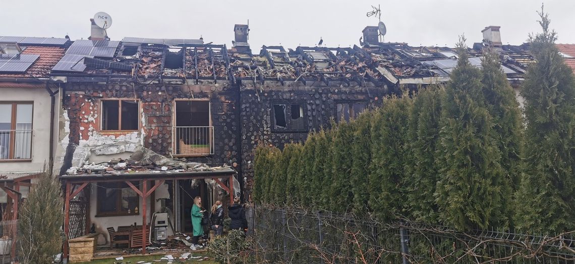 Pożar uszkodził 6 domów w Zgorzale. Pogorzelcy potrzebują pomocy