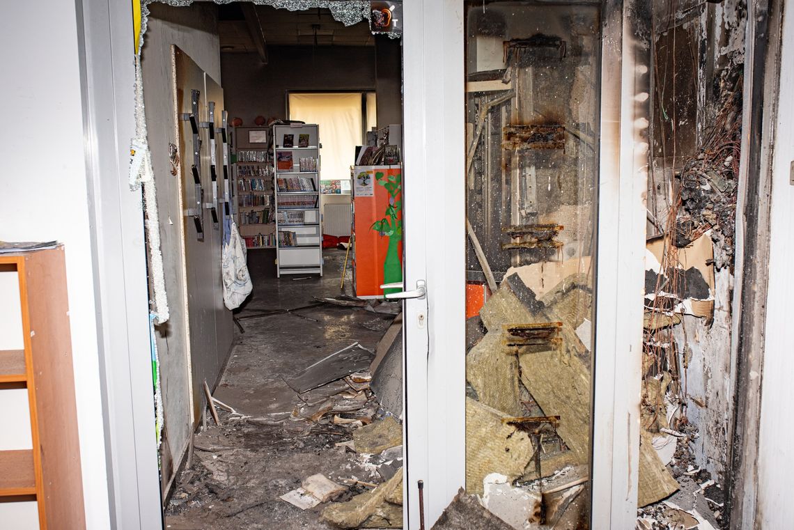 Pożar w bibliotece i Klubie Kultury – trwa sprzątanie i zbiórka darów