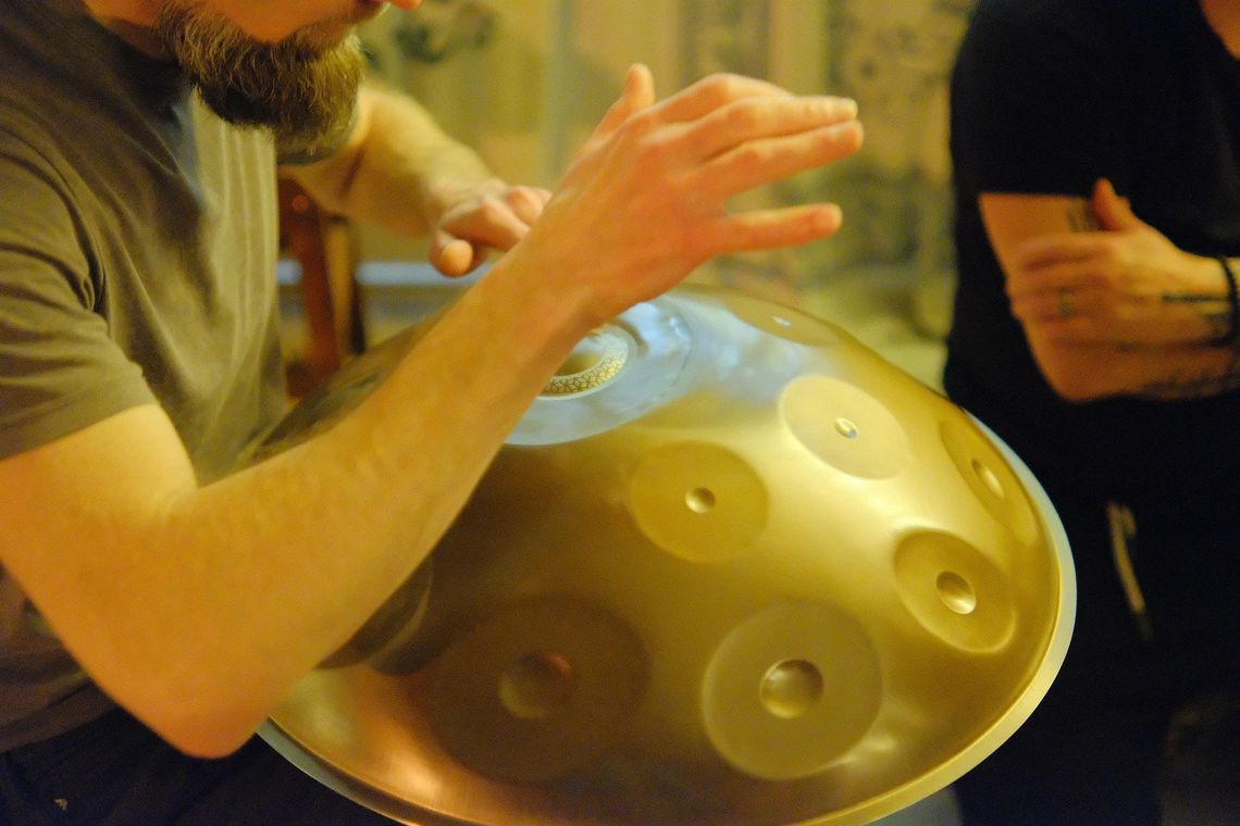 Relaks przy dźwiękach handpana. Koncert w Piasecznie w ramach Miesiąca Świadomości Autyzmu