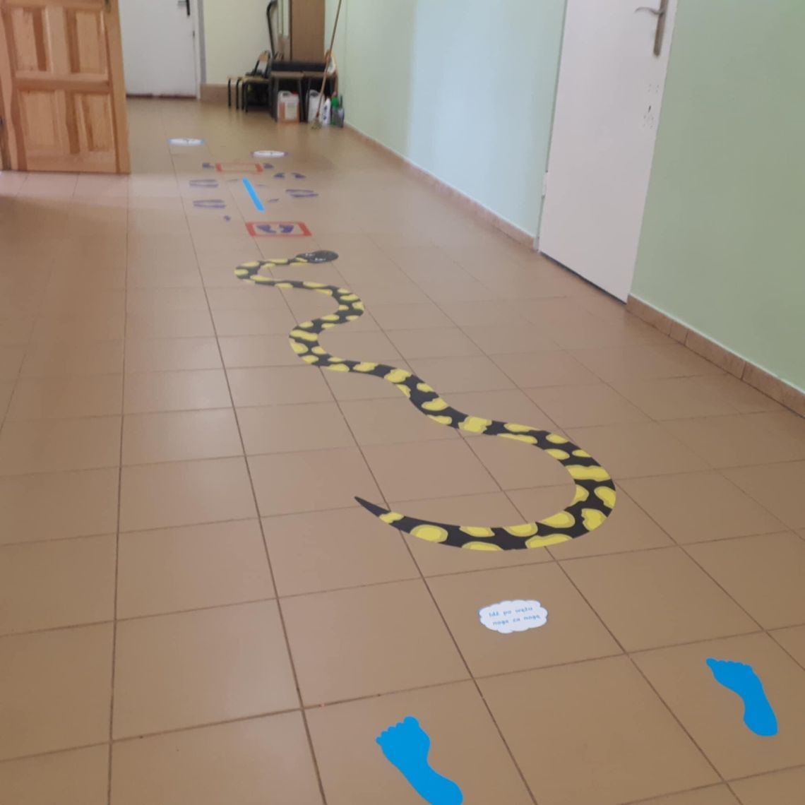 Ruch, radość i rozwój na szkolnym korytarzu