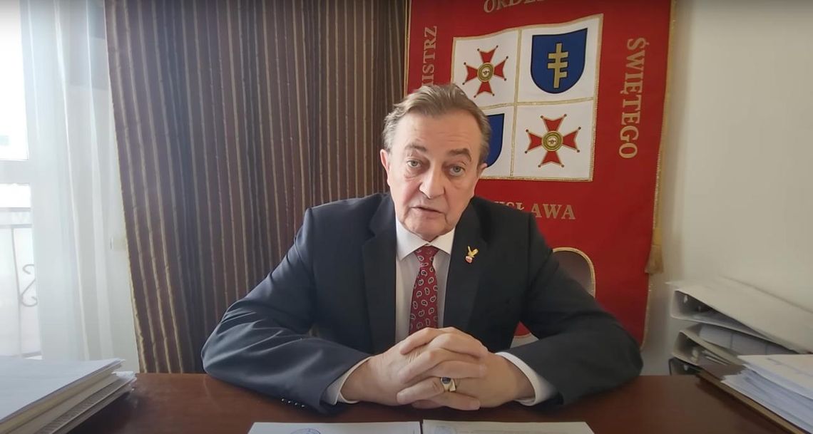 Samozwańczy prezydent Polski przed sądem w Piasecznie – burzliwa rozprawa i kontrowersje na sali