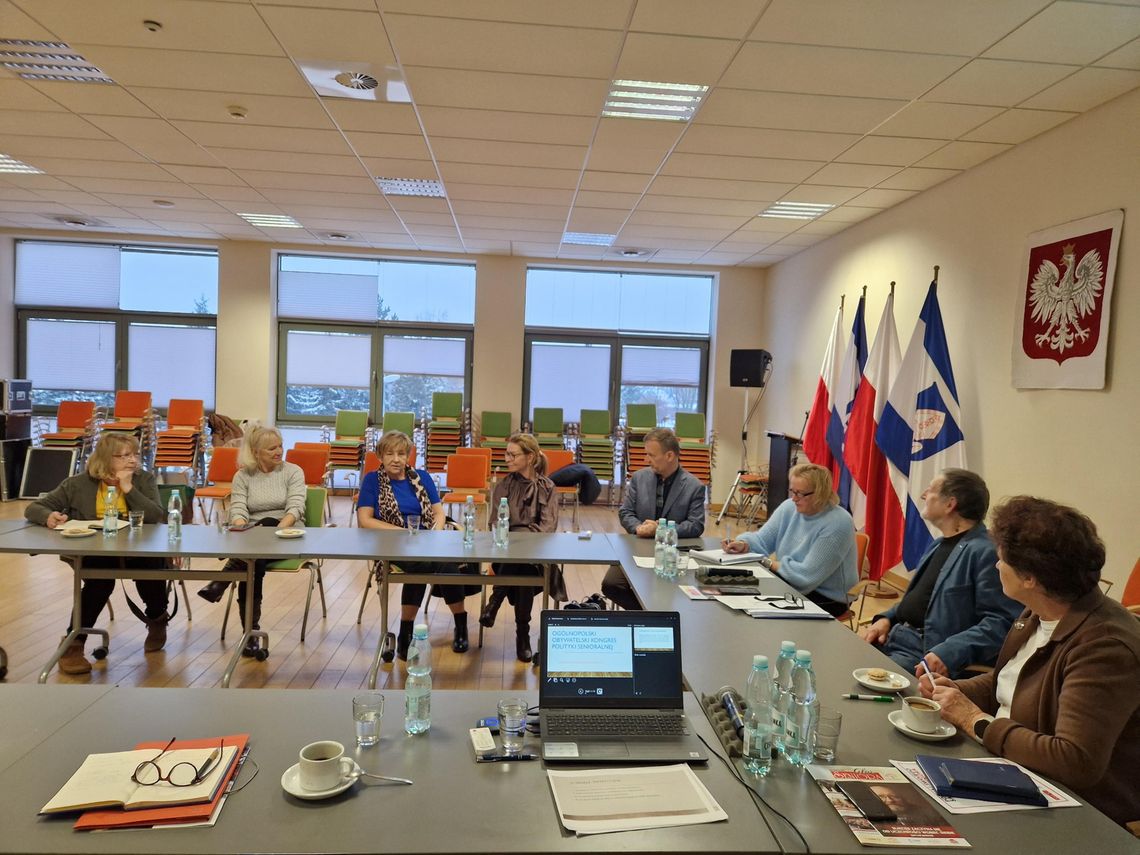 Seniorzy o potrzebach i bezpieczeństwie w Tarczynie