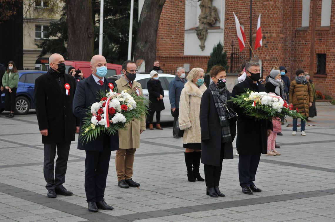 Skromne obchody Święta Niepodległości