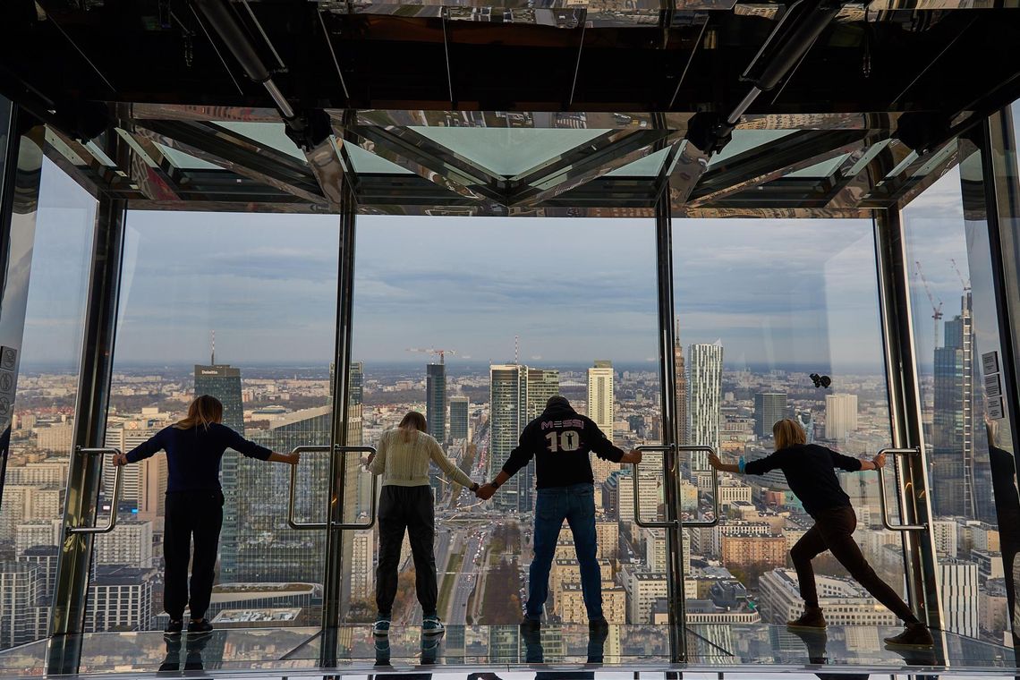 Skyfall Warsaw - ruchomy szklany taras 46 pięter nad ziemią