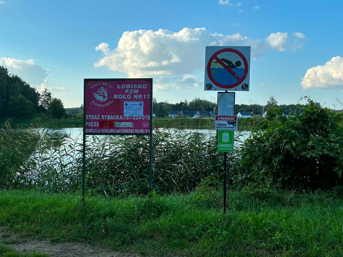 Śmieci nad łowiskiem w Głoskowie. Wędkarze apelują o porządek