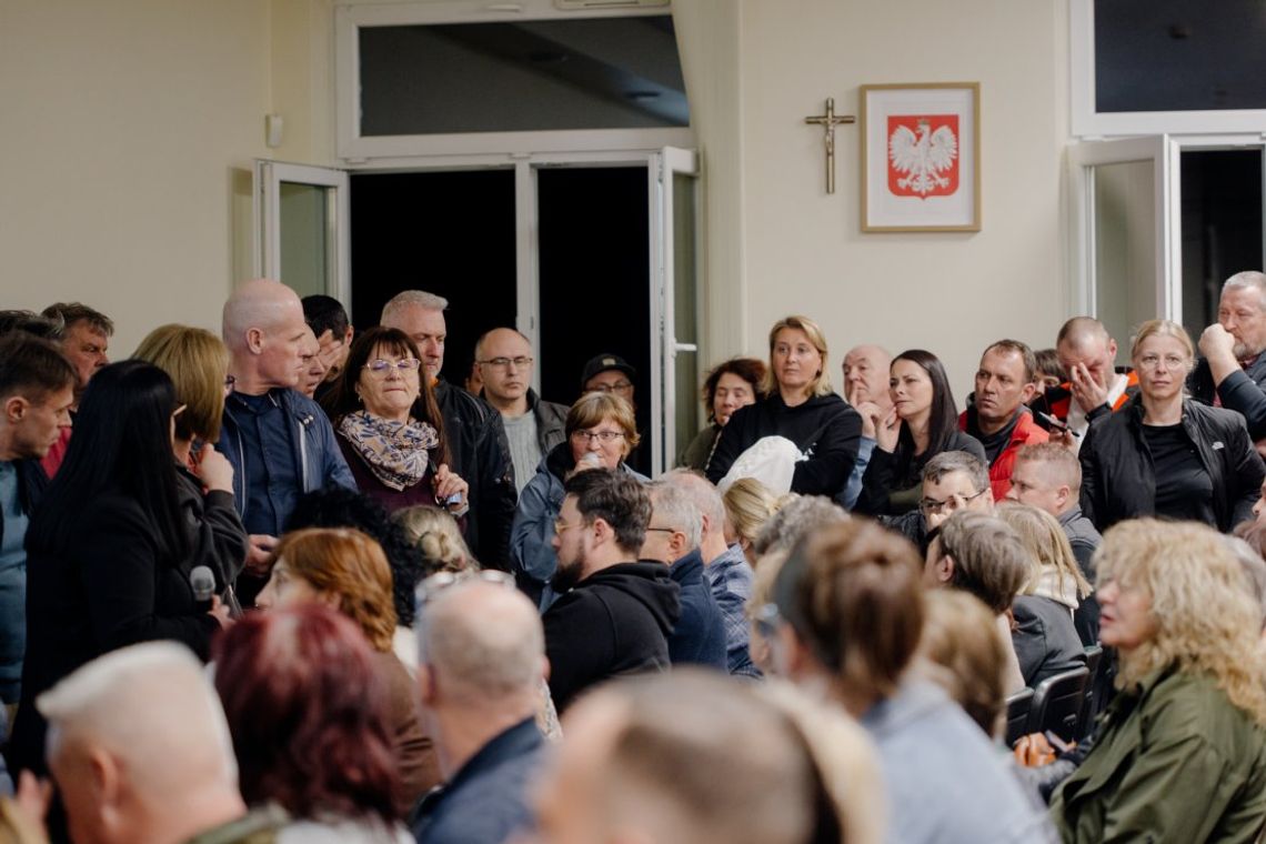 Spotkanie w sprawie przebiegu Autostradowej Obwodnicy Warszawy. Mieszkańcy Prażmowa nie chcą A50 Spotkanie w sprawie przebiegu Autostradowej Obwodnicy Warszawy. Mieszkańcy Prażmowa nie chcą A50