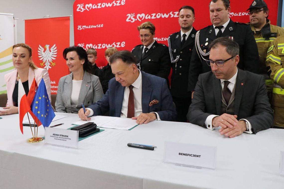 Strażacy z Warszawy i podwarszawskich powiatów dostaną nowe wozy