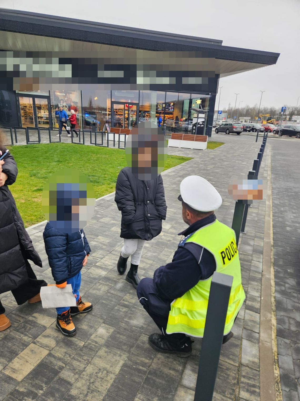 Szczęśliwy finał poszukiwań dwójki małych dzieci w Piasecznie