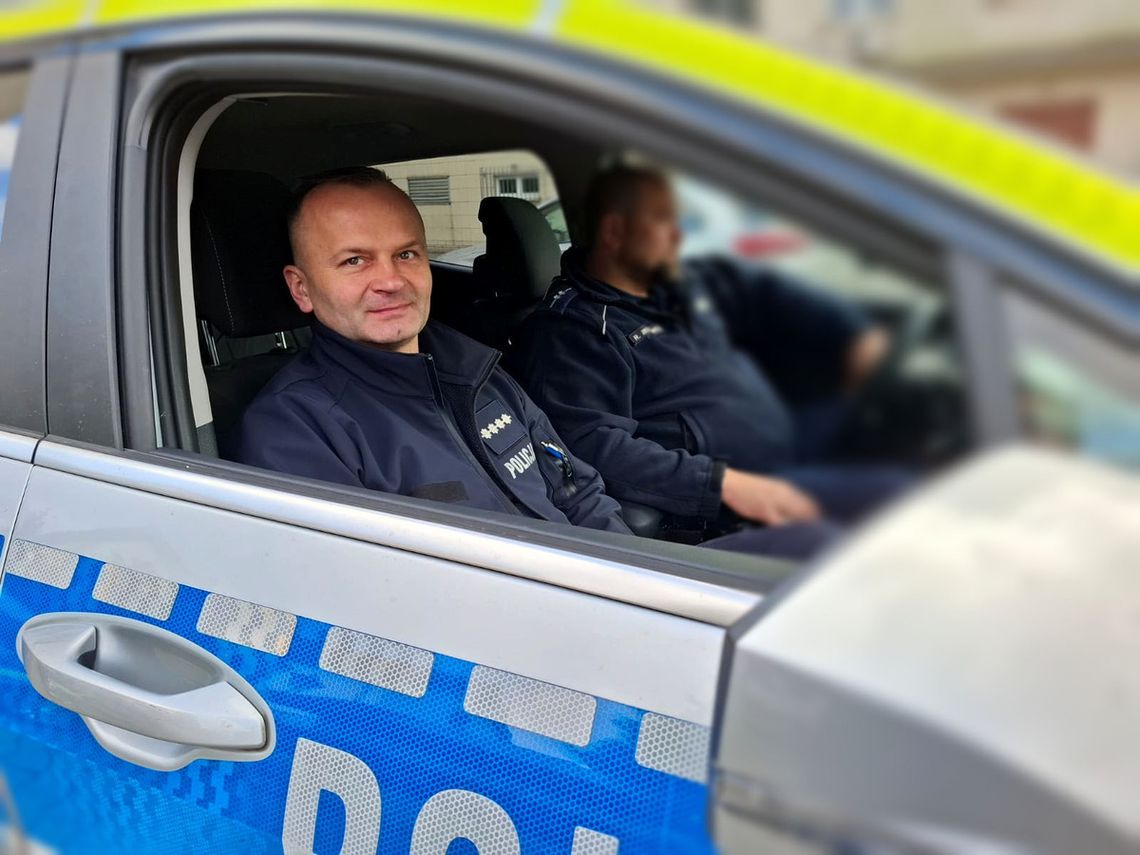 Szybka akcja policjantów z Prażmowa. Odnaleziono zaginioną 74-latkę Szybka akcja policjantów z Prażmowa. Odnaleziono zaginioną 74-latkę