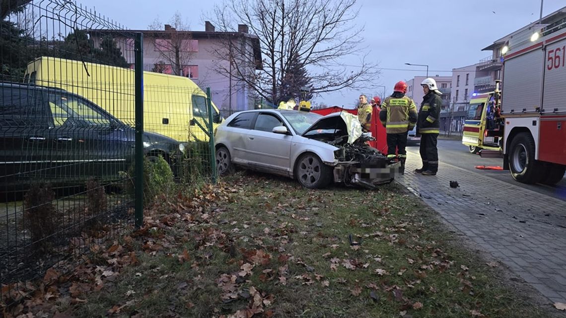 Tragiczny wypadek na ulicy Geodetów – śmiertelne zderzenie Audi i ciągnika siodłowego