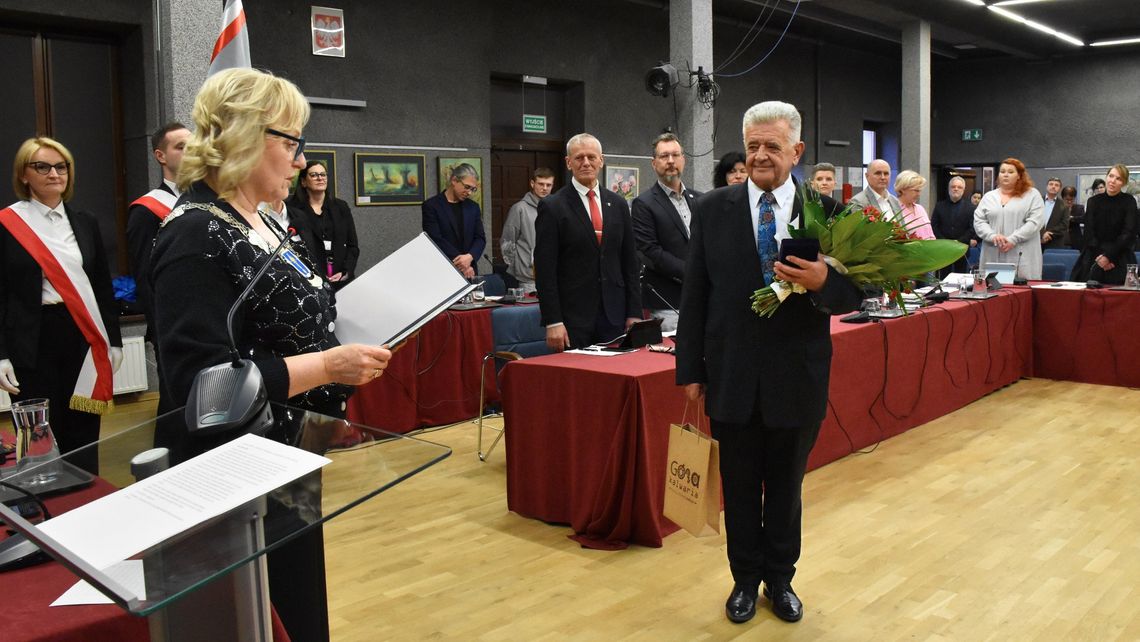 Troje nowych zasłużonych Troje nowych zasłużonych