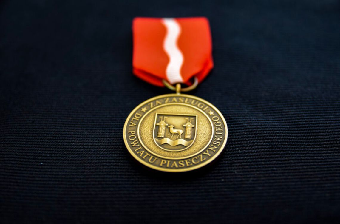 Trwa nabór do Odznaki Honorowej Powiatu Piaseczyńskiego