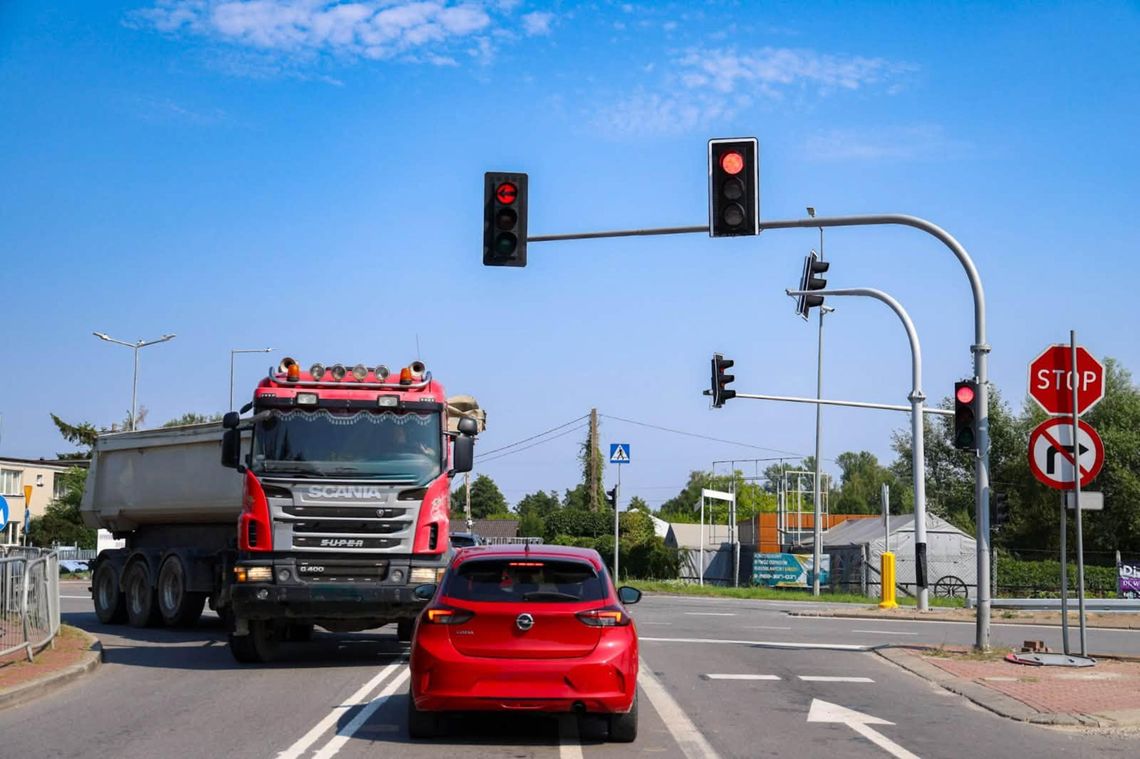 Trzy nowe bezkolizyjne lewoskręty na ruchliwym skrzyżowaniu w Tarczynie Trzy nowe bezkolizyjne lewoskręty na ruchliwym skrzyżowaniu w Tarczynie