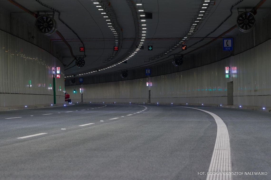Tunel nadal czeka