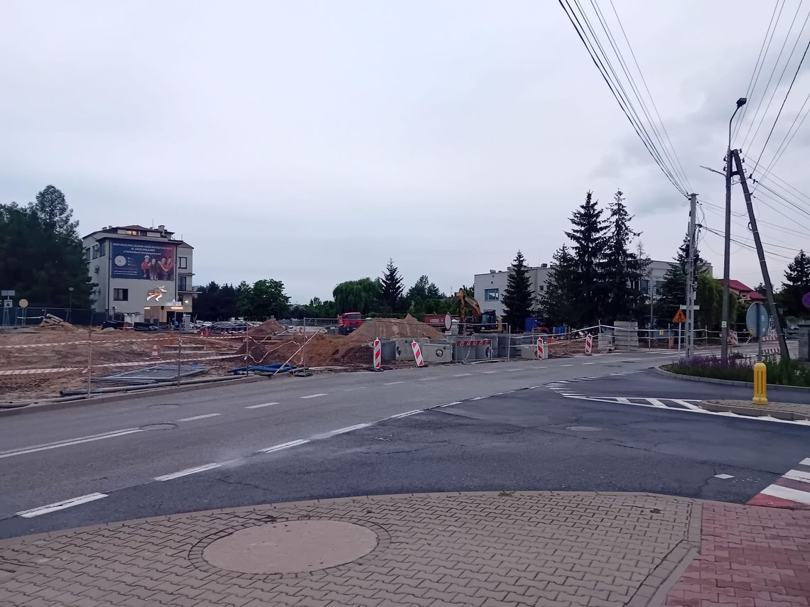 Utrudnienia w Józefosławiu. Będzie ruch wahadłowy, później całkowite zamknięcie skrzyżowania Utrudnienia w Józefosławiu. Będzie ruch wahadłowy, później całkowite zamknięcie skrzyżowania