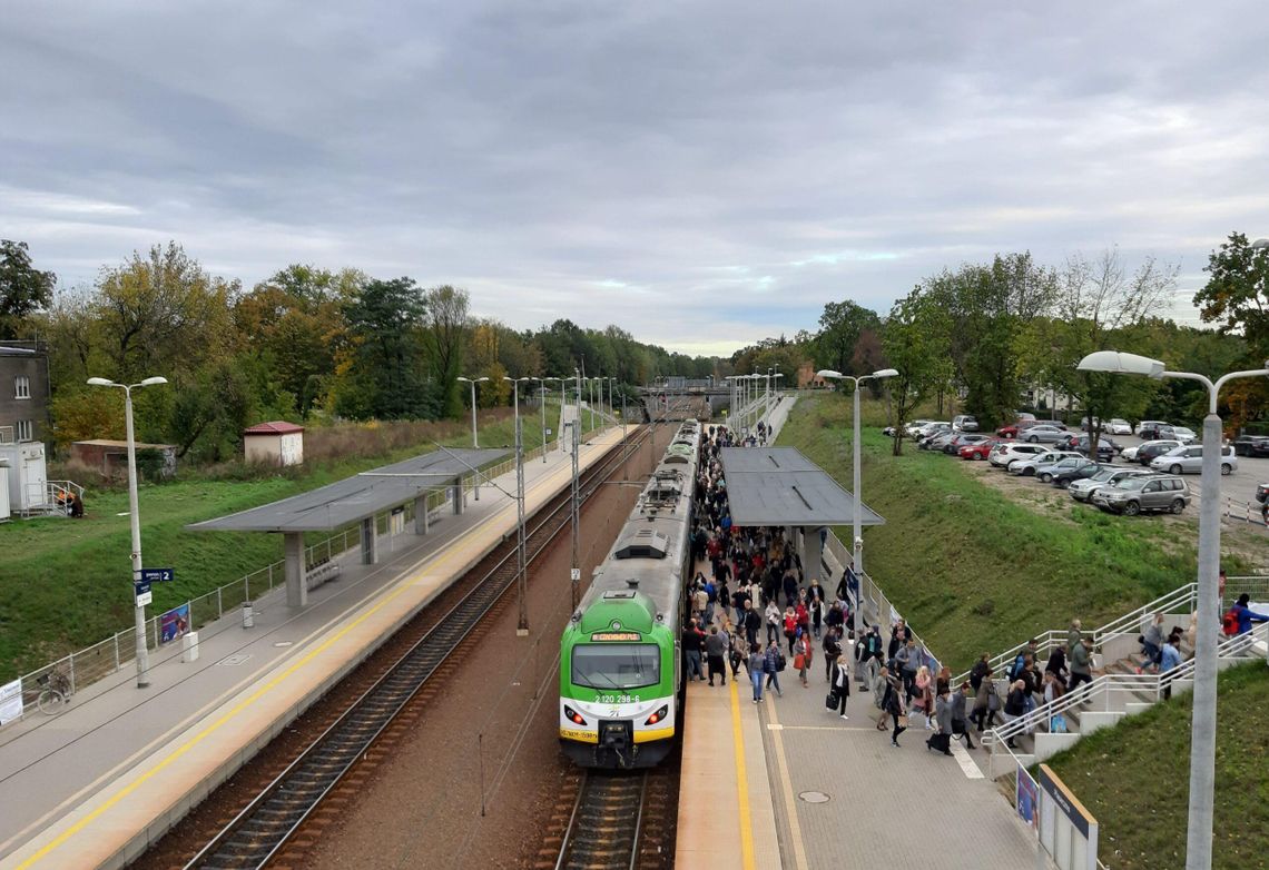 Wzrost liczby podróżujących. Kolejowe przewozy pasażerskie odbudowują się po pandemii