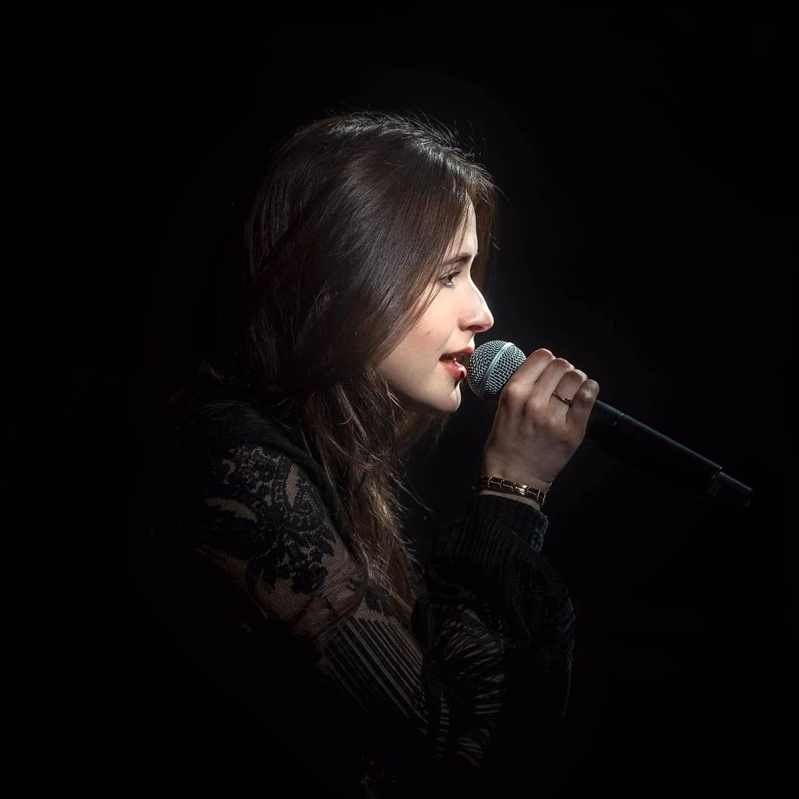 Z Nowej Iwicznej na szczyt listy przebojów. Poznajcie Igę Jaworską