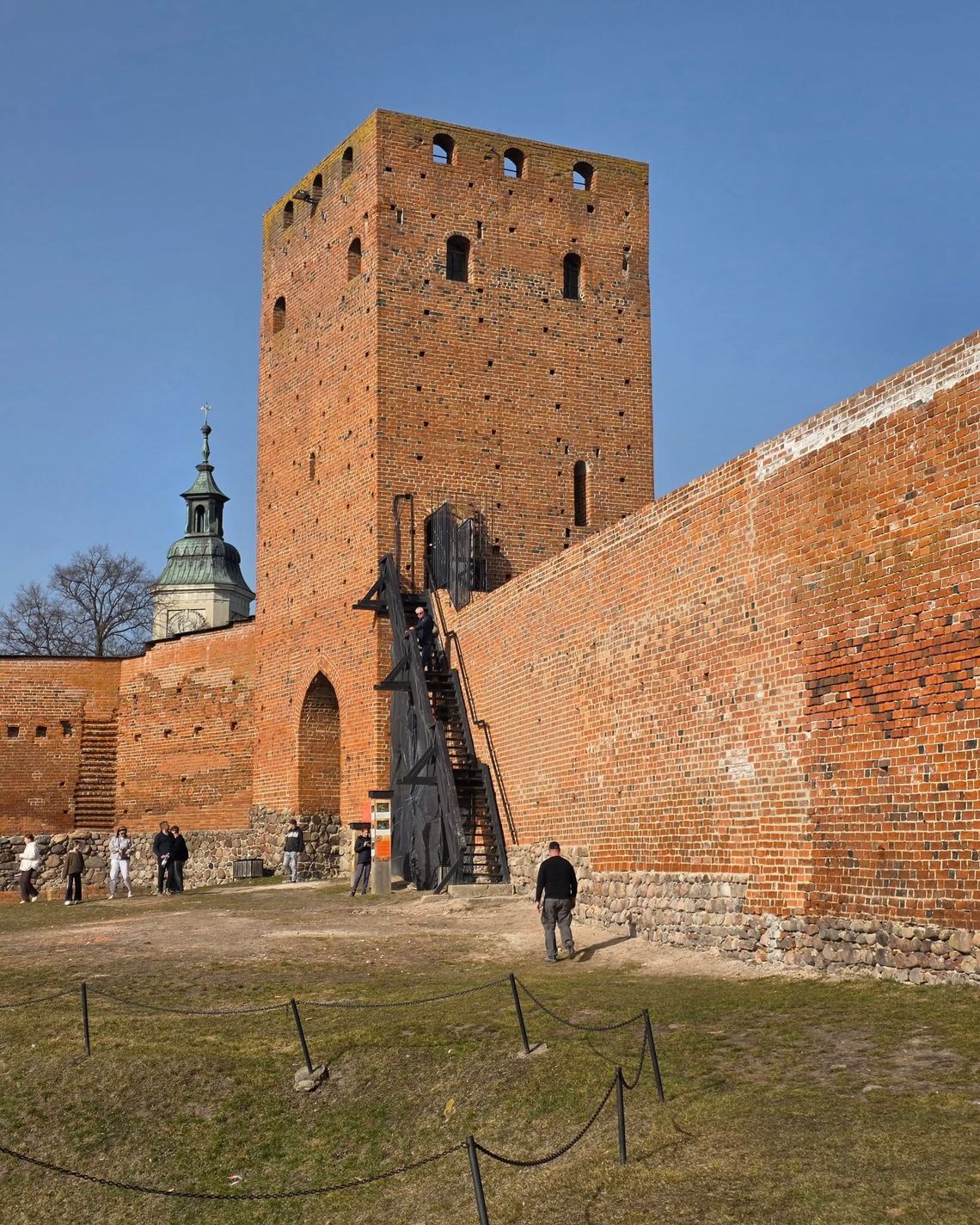 Zamek w Czersku otwarty dłużej