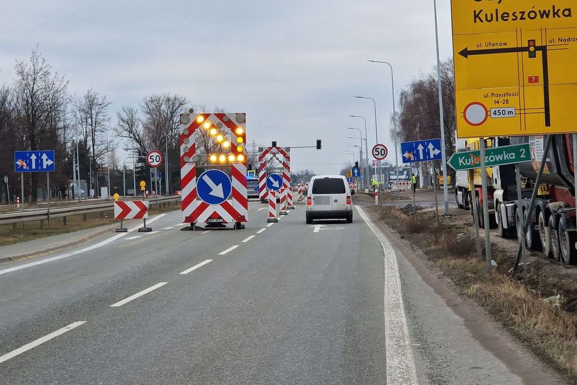 Źle zabezpieczone wykopy zagrażały pieszym i kierowcom