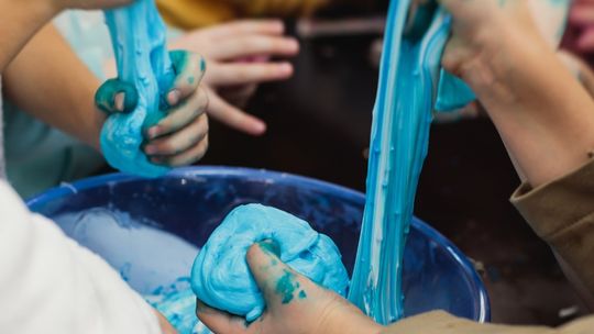 INSPIRATORIUM. FABRYKA GLUTKÓW. Warsztaty dla dzieci