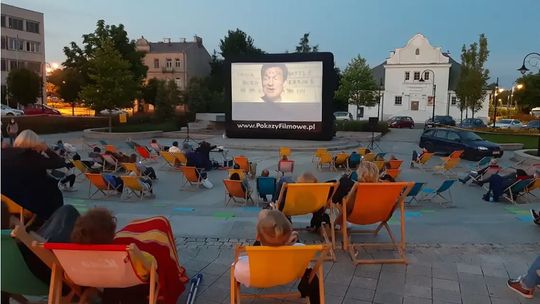 Piaseczyńskie Kino Plenerowe 2025 - Wszystko wszędzie naraz