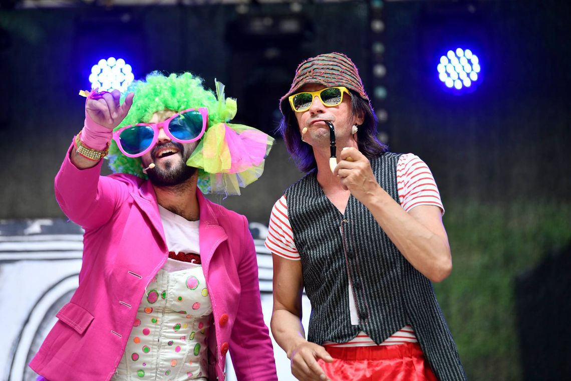 BAJKI NA SKWERZE - TEATR 4 MIASTO. KABARET SZACHRAJKI BAJKI NA SKWERZE - TEATR 4 MIASTO. KABARET SZACHRAJKI