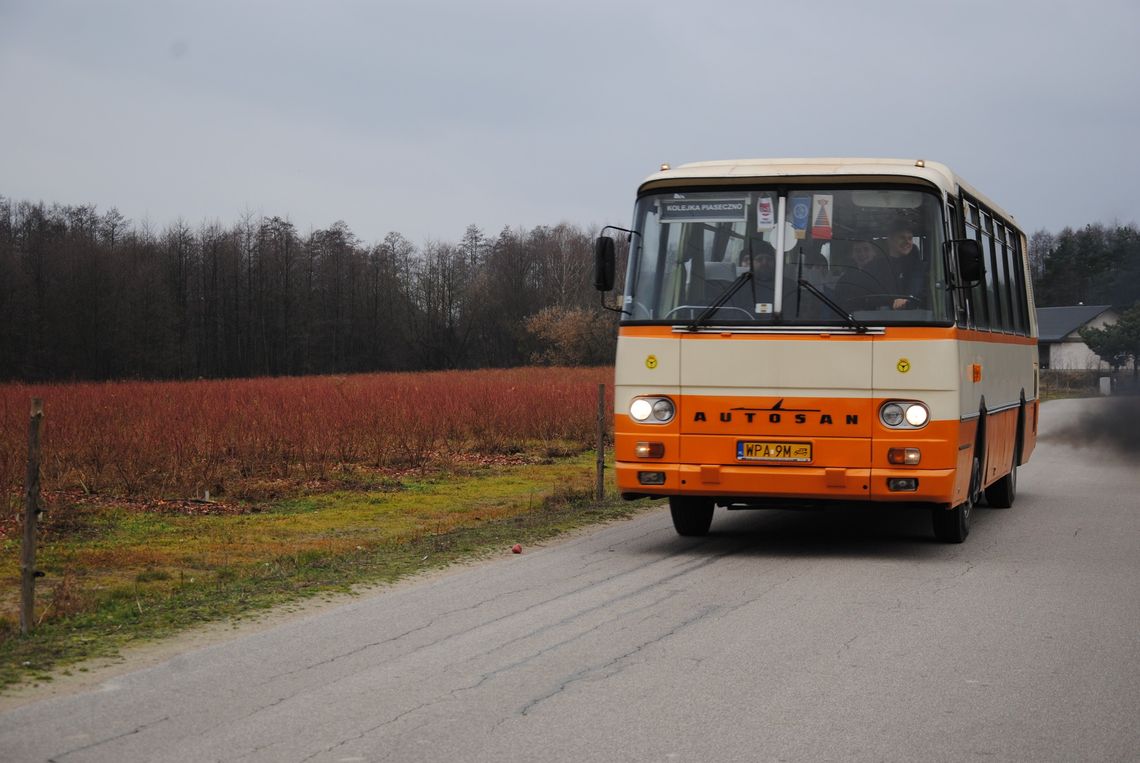 Zabytkowym autobusem na Europejskie Dni Dziedzictwa. Zabytkowym autobusem na Europejskie Dni Dziedzictwa.