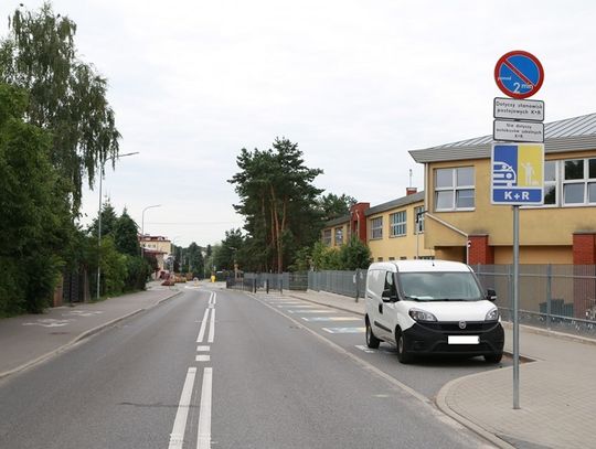 Strefa K+R pod szkołą w Józefosławiu / fot.  KPP w Piasecznie