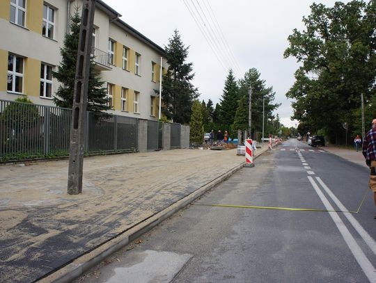 Prace w rejonie szkoły na ul. Świętojańskiej w Piasecznie/fot. A.Żuber