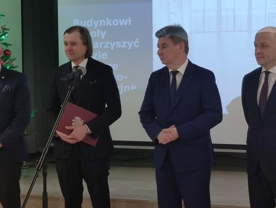 Projekt budowy szkoły w Julianowie - briefing prasowy 8.01.2025