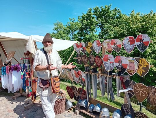 Majówka na zamku w Czersku: wehikuł czasu do epoki pierwszych Piastów