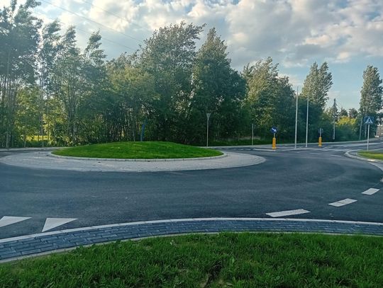 Końcówka prac na rondzie Postępu/Storczykowa [GALERIA ZDJĘĆ]