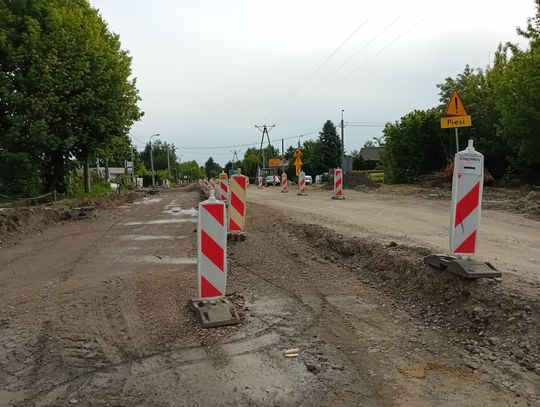DW 721 i budowa ciągu pieszo-rowerowego na objazdowej ulicy Starochylickiej
