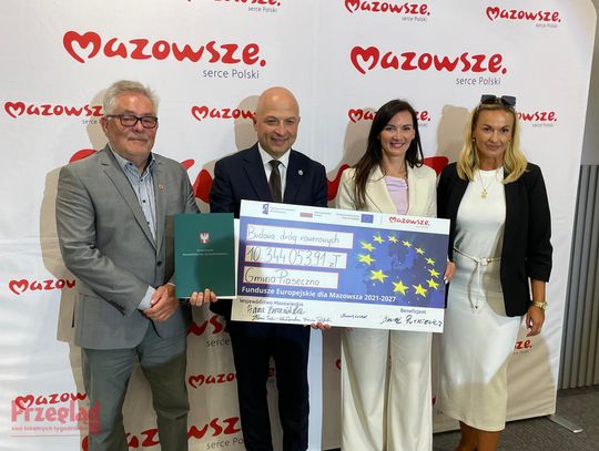 Podpisano umowy z beneficjentami programów wsparcia Mazowsza i Funduszy Europejskich -DG - 3.jpg