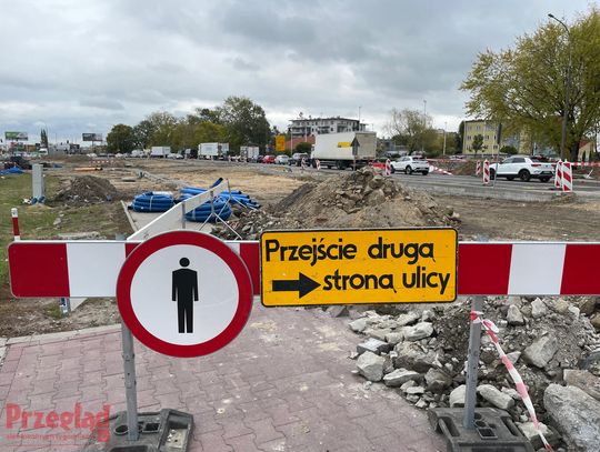 Przebudowa skrzyżowania Wojska Polskiego i Okulickiego trwa [GALERIA ZDJĘĆ]