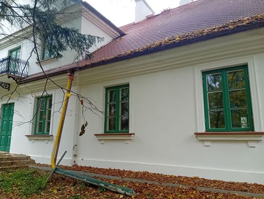 Budynek z 1820 roku, poddawany obecnie gruntownej modernizacji, ma odzyskać dawny blask. Budynek z 1820 roku, poddawany obecnie gruntownej modernizacji, ma odzyskać dawny blask.