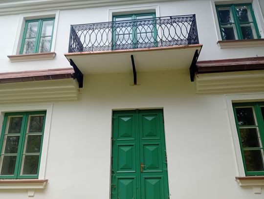 Budynek z 1820 roku, poddawany obecnie gruntownej modernizacji, ma odzyskać dawny blask. Budynek z 1820 roku, poddawany obecnie gruntownej modernizacji, ma odzyskać dawny blask.