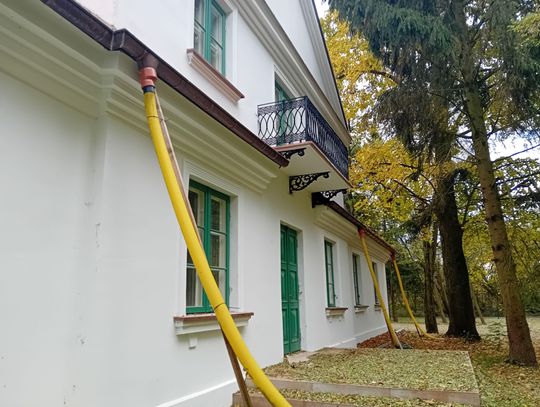 Budynek z 1820 roku, poddawany obecnie gruntownej modernizacji, ma odzyskać dawny blask. Budynek z 1820 roku, poddawany obecnie gruntownej modernizacji, ma odzyskać dawny blask.