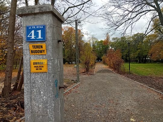 Budynek z 1820 roku, poddawany obecnie gruntownej modernizacji, ma odzyskać dawny blask.