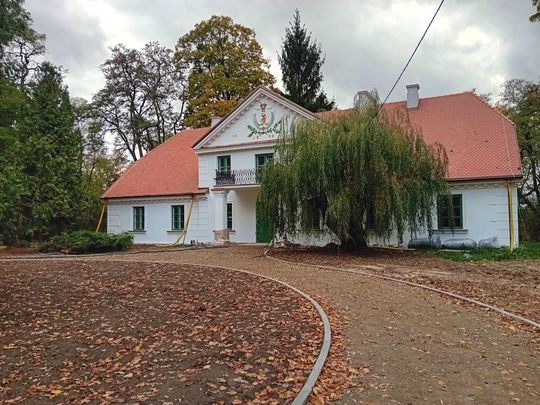 Budynek z 1820 roku, poddawany obecnie gruntownej modernizacji, ma odzyskać dawny blask.