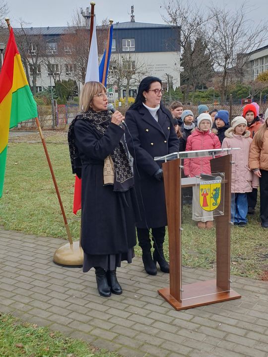 Pomnik Marii Świątkiewicz odsłonięty w Mrokowie - 2.jpg