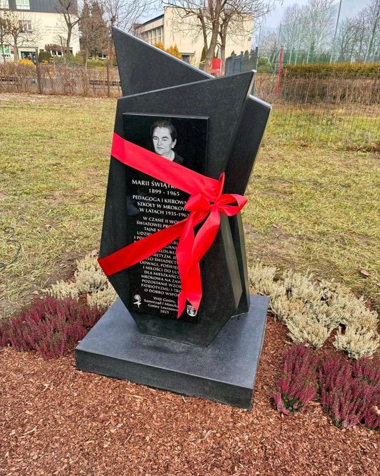 Pomnik Marii Świątkiewicz odsłonięty w Mrokowie - 5.jpg